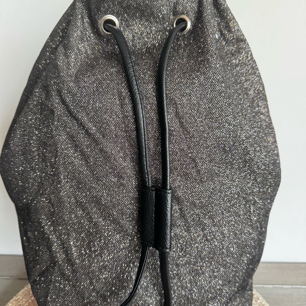 Victoria's Secret Bucket Drawstring Backpack Black Glitter‎ Angel Wings Charm - Picture 6 of 8
